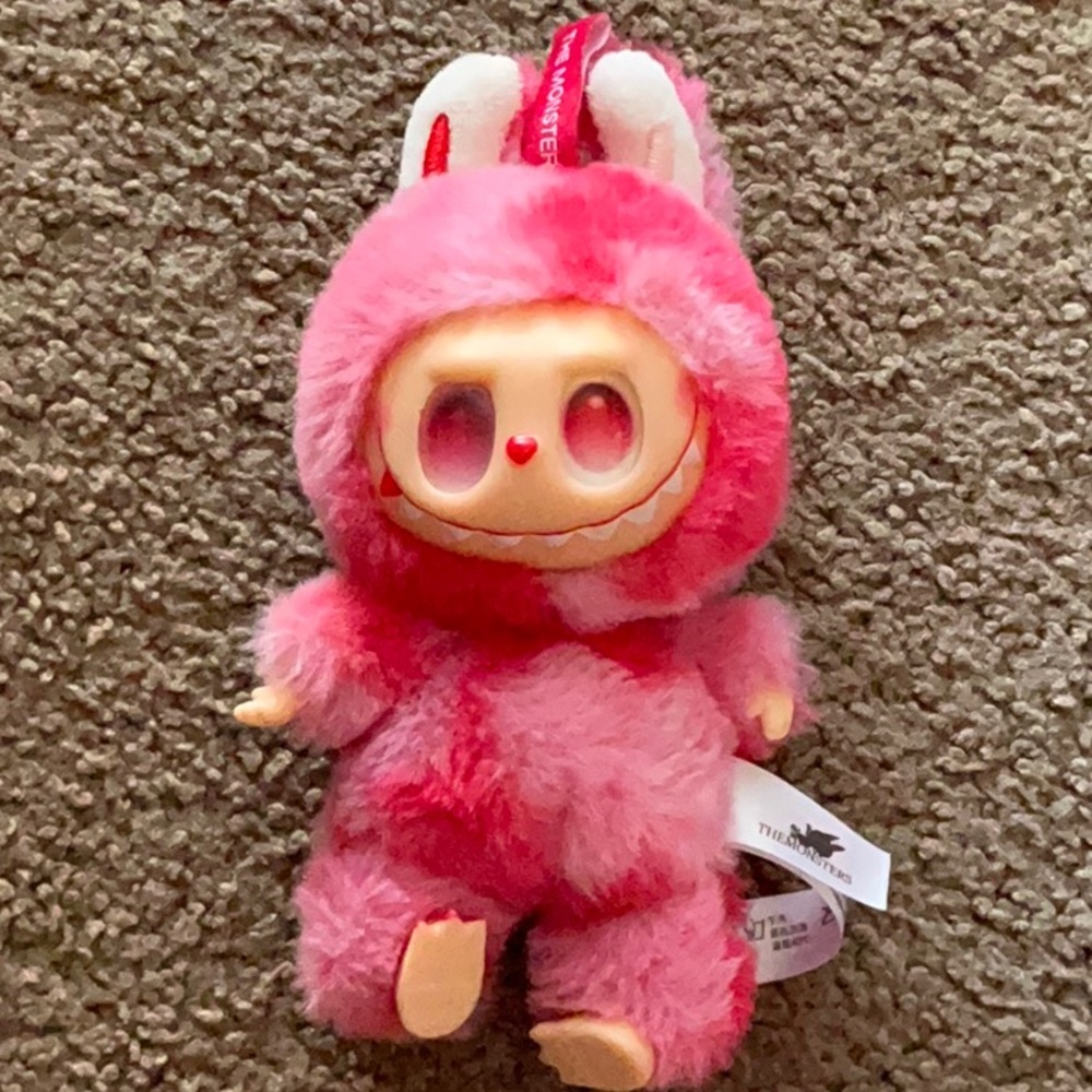 Love labubu